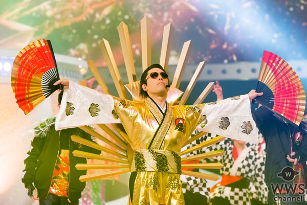 RADIO FISHの『PERFECT HUMAN』紅白Ver.は豪華絢爛！ド派手な演出！