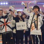 AAAががNHK紅白で出演者達と共にタオルを回しAAA旋風を巻き起こす!