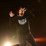 岡崎体育がCOUNTDOWN JAPANに初出場！エンターテイメント性溢れる演出とネタ連発にオーディエンスは一気に虜に！？