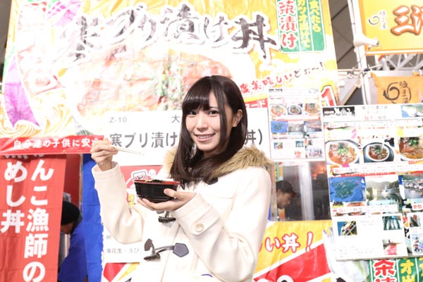 さくらシンデレラ 優木りの、美和花樺が全国ご当地どんぶりや激辛ハバネロアイスに挑む！〜ふるさと祭り東京グルメレポート〜