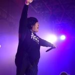 岡崎体育がCOUNTDOWN JAPANに初出場！エンターテイメント性溢れる演出とネタ連発にオーディエンスは一気に虜に！？