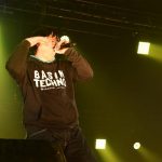 岡崎体育がCOUNTDOWN JAPANに初出場！エンターテイメント性溢れる演出とネタ連発にオーディエンスは一気に虜に！？