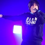 岡崎体育がCOUNTDOWN JAPANに初出場！エンターテイメント性溢れる演出とネタ連発にオーディエンスは一気に虜に！？