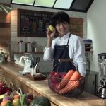 山﨑賢人がベジタブルスムージーバーのさわやかなマスター役でCM出演決定！「おしゃれなお店の中でとても楽しく演じることができました」