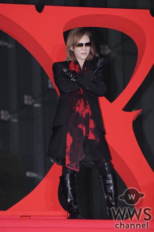 X JAPANが六本木ヒルズを紅に染めた！映画『WE ARE X』ジャパンプレミア・レッドカーペットでXポーズ炸裂！
