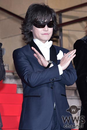 X JAPANが六本木ヒルズを紅に染めた！映画『WE ARE X』ジャパンプレミア・レッドカーペットでXポーズ炸裂！