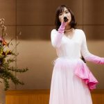 大原櫻子が卒業生へ向けた生ライブをサプライズで披露！「私はシンデレラの格好で卒業証書をもらいました」