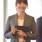 内田理央が大谷亮平と『北風と太陽の法廷』で共演！「逃げ恥コンビ再来！」と話題沸騰！