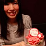 【動画】現役慶應理系女子、美和花樺(さくらシンデレラ)が牛角で「肉ケーキ」に挑戦！ボリューム満点の肉ブーケも堪能！