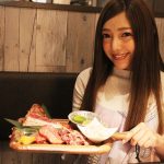モデル・石川ナサが牛角赤坂店をGW初日、肉の日にレポート！厳選黒毛和牛などワンランク高いゴージャスなメニューを堪能！