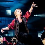 【ライブレポート】氣志團・VAMPS「昨日の敵は今日のなんたら尊敬し合う存在」、2日目は同じチームで力を合わせて音楽に向き合う