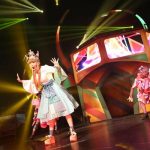 【ライブレポート】巨大な太鼓を叩き、インディアン姿やロシアンスタイルも披露。きゃりーぱみゅぱみゅが全25公演のツアーファイナルを締めくくる。