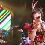 【ライブレポート】巨大な太鼓を叩き、インディアン姿やロシアンスタイルも披露。きゃりーぱみゅぱみゅが全25公演のツアーファイナルを締めくくる。