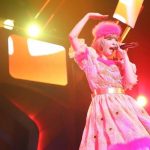 【ライブレポート】巨大な太鼓を叩き、インディアン姿やロシアンスタイルも披露。きゃりーぱみゅぱみゅが全25公演のツアーファイナルを締めくくる。