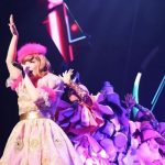 【ライブレポート】巨大な太鼓を叩き、インディアン姿やロシアンスタイルも披露。きゃりーぱみゅぱみゅが全25公演のツアーファイナルを締めくくる。