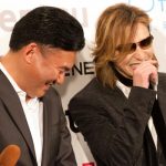 X JAPANのYOSHIKIが「新経済サミット2017」に出演！『Forever Love』のピアノ演奏後に小泉純一郎がサプライズ登場！