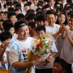 三代目JSB 山下健二郎が母校でランニングマンを指導！生徒からのサプライズに「最高の思い出になりました」