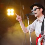 【ライブレポート】JAPAN JAM初日のSUNSET STAGEでZAZEN BOYSとLEO今井がスペシャルアクトを披露。ZAZEN BOYS独自の世界観に、LEO今井の個性が更なるエッセンスを付け加える。