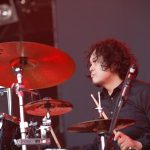 【ライブレポート】JAPAN JAM初日のSUNSET STAGEでZAZEN BOYSとLEO今井がスペシャルアクトを披露。ZAZEN BOYS独自の世界観に、LEO今井の個性が更なるエッセンスを付け加える。