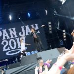 【ライブレポート】JAPAN JAM初日のSKY STAGE、一発目はゴールデンボンバー。今年もみどりの日に大いなる悪ふざけで会場を盛り上げる！