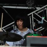 【ライブレポート】メトロックの最終日、オープンニングを飾ったキュウソネコカミ。ライブでおなじみ、あの“筋斗雲”が今回はダブルで登場！