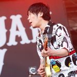 【ライブレポート】JAPAN JAM初日のSUNSET STAGEでZAZEN BOYSとLEO今井がスペシャルアクトを披露。ZAZEN BOYS独自の世界観に、LEO今井の個性が更なるエッセンスを付け加える。