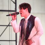 【写真特集】五人組メンズグループ・CODE-Vが白スーツでセクシーなダンスパフォーマンス！『Spring Love』で美声を響かせる！