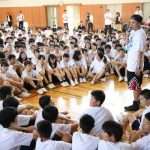 三代目JSB 山下健二郎が母校でランニングマンを指導！生徒からのサプライズに「最高の思い出になりました」