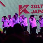 【写真特集】9人組韓国ダンスボーイズグループ・SF9が白衣装で圧巻のライブパフォーマンス！クイズコーナーではSEXYポーズも？！