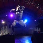 【ライブレポート】岡崎体育が興奮と爆笑の入り交じる熱狂ステージでメトロックを支配!「また来年・・・デカいステージでお会いしましょう!」