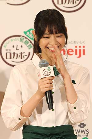 乃木坂46・白石麻衣が白石先生として可愛いすぎるメガネ姿で解説！？西野七瀬、高山一実もカフェ店員姿で登場！！