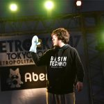 【ライブレポート】岡崎体育が興奮と爆笑の入り交じる熱狂ステージでメトロックを支配！「また来年・・・デカいステージでお会いしましょう！」