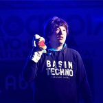 【ライブレポート】岡崎体育が興奮と爆笑の入り交じる熱狂ステージでメトロックを支配!「また来年・・・デカいステージでお会いしましょう!」