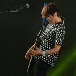 【ライブレポート】JAPAN JAMのSKY STAGEに結成30周年のスピッツが登場。懐かしのギターを手に90年代テレビ出演時の意外なエピソードを披露！