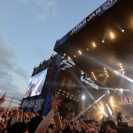 【ライブレポート】JAPAN JAMのSKY STAGEに結成30周年のスピッツが登場。懐かしのギターを手に90年代テレビ出演時の意外なエピソードを披露！