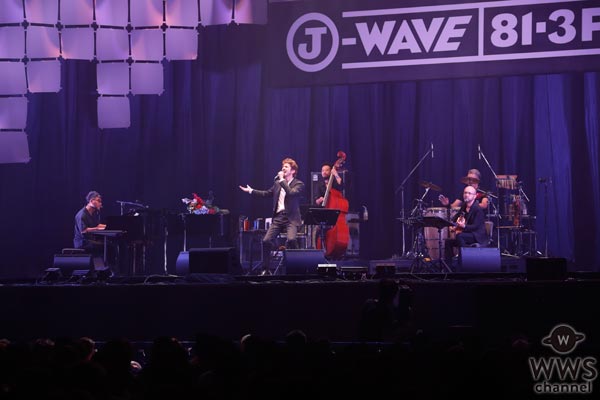 【ライブレポート】平井堅がアコースティックギターとピアノ弾き語りで人気曲披露！「今宵も全身全霊で歌うので、最後まで受け止めてくれ」J-WAVE LIVE SUMMER JAM 2017 supported by antenna*に登場！
