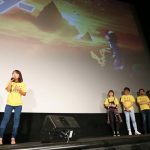 林明日香が劇場版『ポケットモンスター』公開初日舞台挨拶で話題の主題歌をサプライズ歌唱！情感たっぷりの歌唱に松本梨香が号泣！