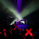 【ライブレポート】X JAPAN が2017年版新生『Tears』を披露！ アコースティックピアノのYOSHIKIと対照的にPATA SUGIZOがヘビーなギターアレンジで1万人のファンを魅了！
