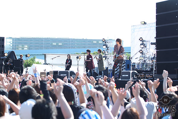 【ライブレポート】GLAYがお台場でフリーライブ開催！ 『HOWEVER』『彼女の"Modern..."』ほか全７曲圧巻のライブパフォーマンスで １万人のオーディエンスを魅了！