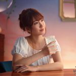 小嶋陽菜がアニメ『ママレード・ボーイ』の主題歌『笑顔に会いたい』の替え歌でAKB48卒業後初の歌声披露！