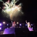 ゴールデンボンバーが『神宮外苑花火大会』ライブステージに登場！花火と金爆の夢の共演！