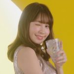 小嶋陽菜がアニメ『ママレード・ボーイ』の主題歌『笑顔に会いたい』の替え歌でAKB48卒業後初の歌声披露！