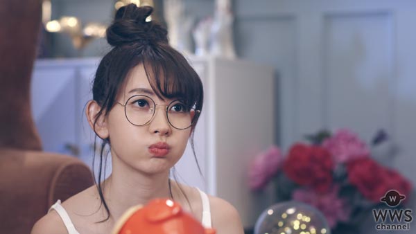 小嶋陽菜がアニメ『ママレード・ボーイ』の主題歌『笑顔に会いたい』の替え歌でAKB48卒業後初の歌声披露！