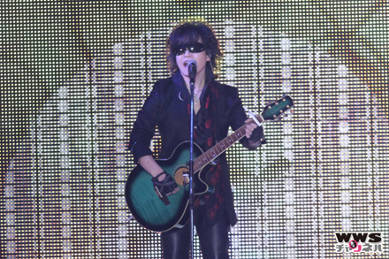 X JAPAN Toshlが『群青の夕暮れ』『Forever Love』を熱唱！関西コレクション2015 SPRING＆SUMMER