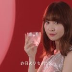 小嶋陽菜がアニメ『ママレード・ボーイ』の主題歌『笑顔に会いたい』の替え歌でAKB48卒業後初の歌声披露！