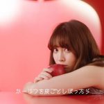 小嶋陽菜がアニメ『ママレード・ボーイ』の主題歌『笑顔に会いたい』の替え歌でAKB48卒業後初の歌声披露！