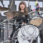 【ライブレポート】ガールズバンド・SILENT SIRENがLAKE STAGEに初登場!夏フェスファッションでキュートなパフォーマンスを披露!