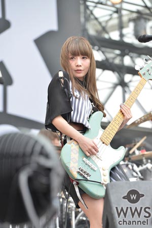 【ライブレポート】ガールズバンド・SILENT SIRENがLAKE STAGEに初登場！夏フェスファッションでキュートなパフォーマンスを披露！