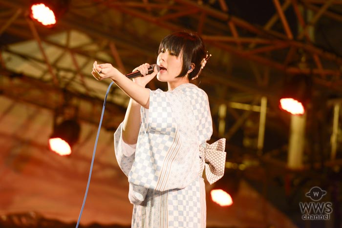 DAOKOが神宮外苑花火大会で映画『打ち上げ花火、下から見るか？横から見るか？』主題歌『打上花火』などを歌い上げる！
