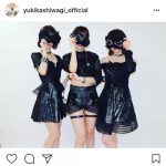 柏木由紀が胸元を大胆に開いたセクシーな衣装を身につけた姿を披露！「大人の色気超ヤバイ」と絶賛の声！